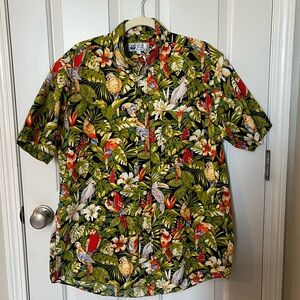 Men’s Island Casuals Tropical Hawaiian Shirt, Parrots and Leaves, Size Large
